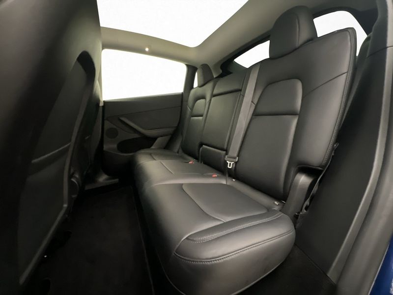 Tesla Model Y bild 22