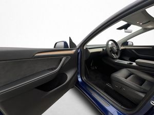Tesla Model Y bild 12