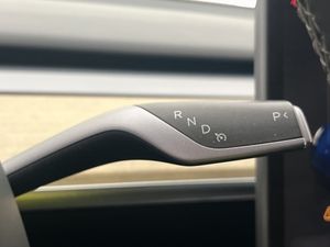 Tesla Model Y bild 19
