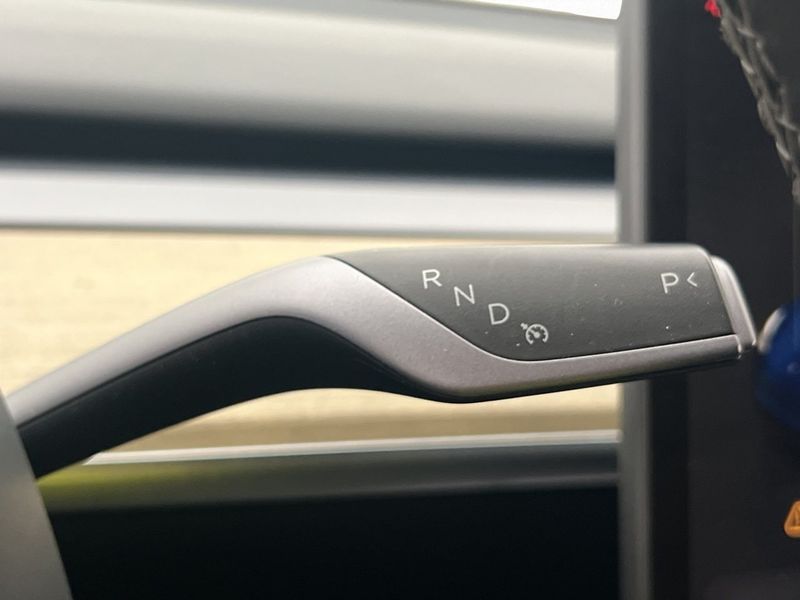 Tesla Model Y bild 19