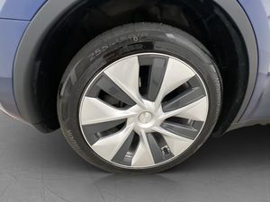 Tesla Model Y bild 33