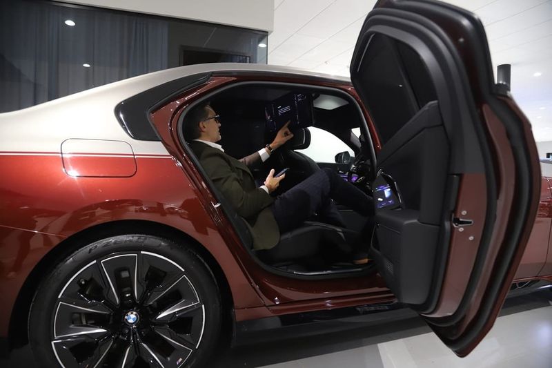 BMW i7 bild 9