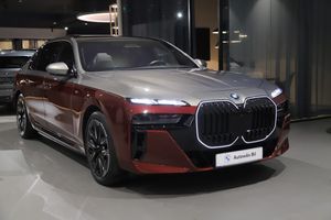 BMW i7 bild 1