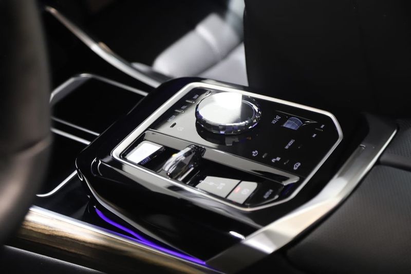 BMW i7 bild 12