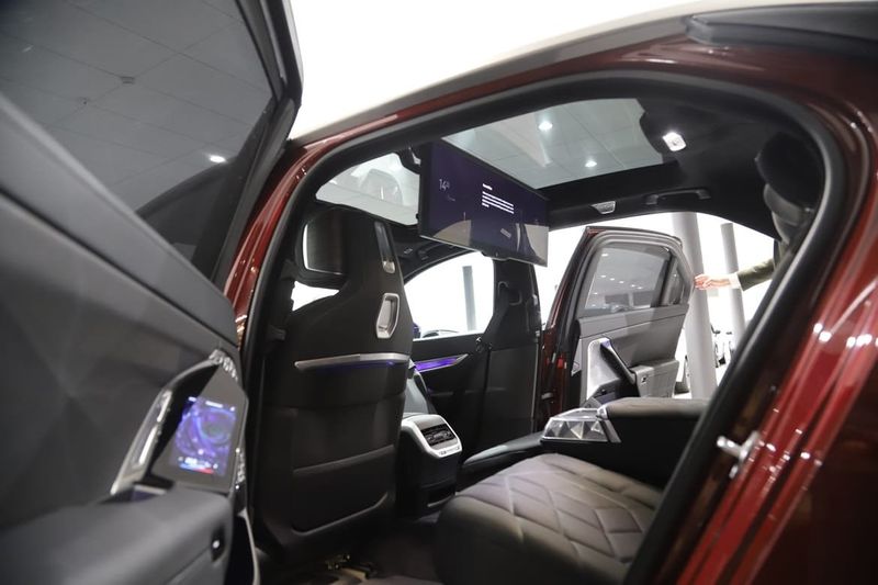 BMW i7 bild 3