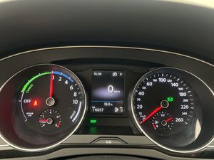 Volkswagen Passat bild 17