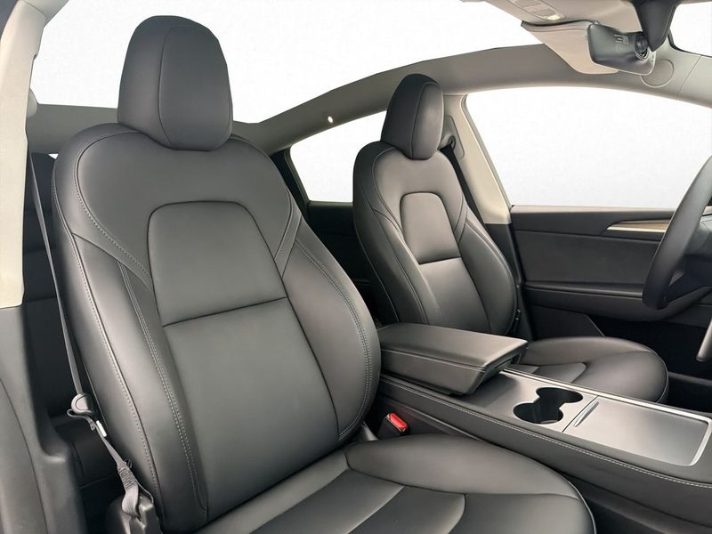 Tesla Model Y bild 27