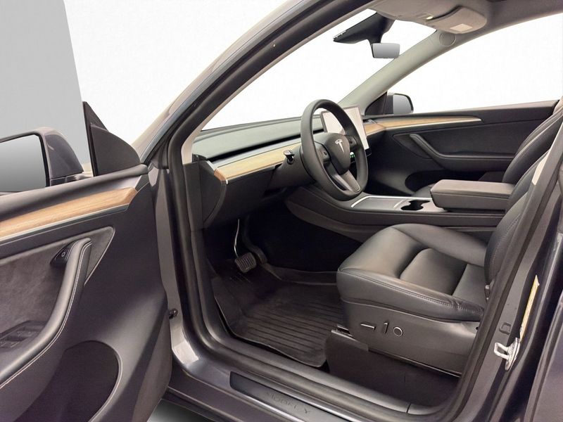 Tesla Model Y bild 11