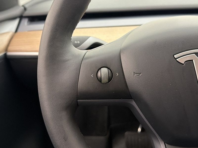 Tesla Model Y bild 14
