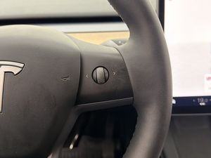 Tesla Model Y bild 15