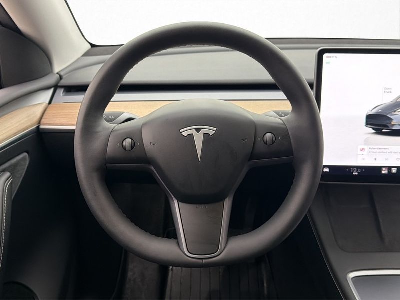 Tesla Model Y bild 13
