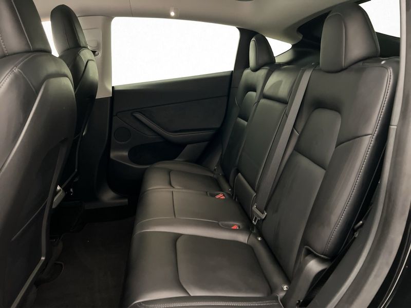 Tesla Model Y bild 28