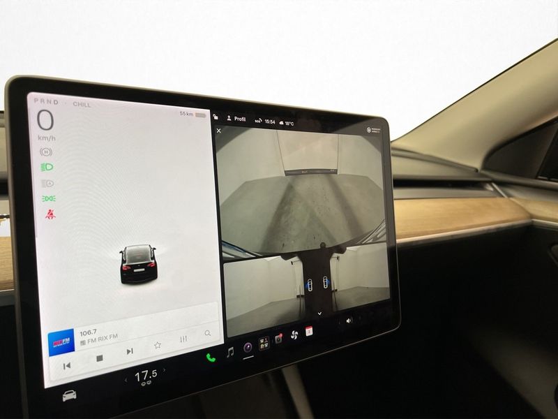 Tesla Model Y bild 18