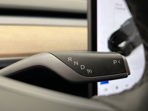 Tesla Model Y bild 17