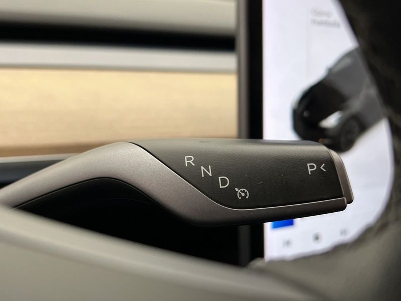 Tesla Model Y bild 17