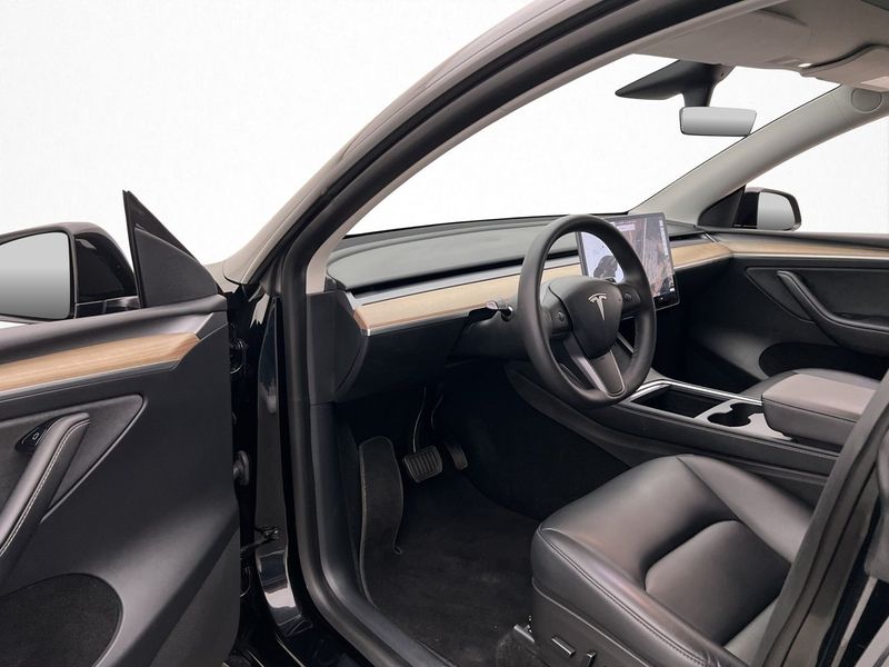 Tesla Model Y bild 11