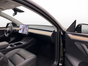 Tesla Model Y bild 27