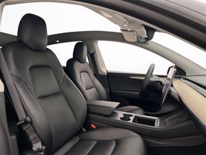Tesla Model Y bild 26
