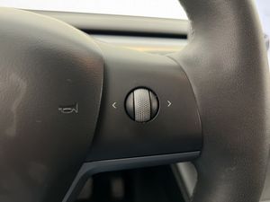 Tesla Model Y bild 16