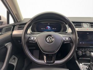 Volkswagen Passat bild 13