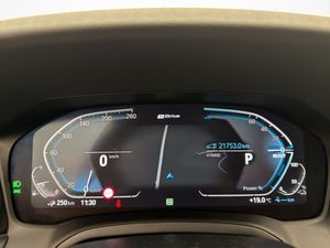 BMW 330 bild 18