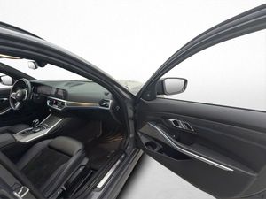 BMW 330 bild 29