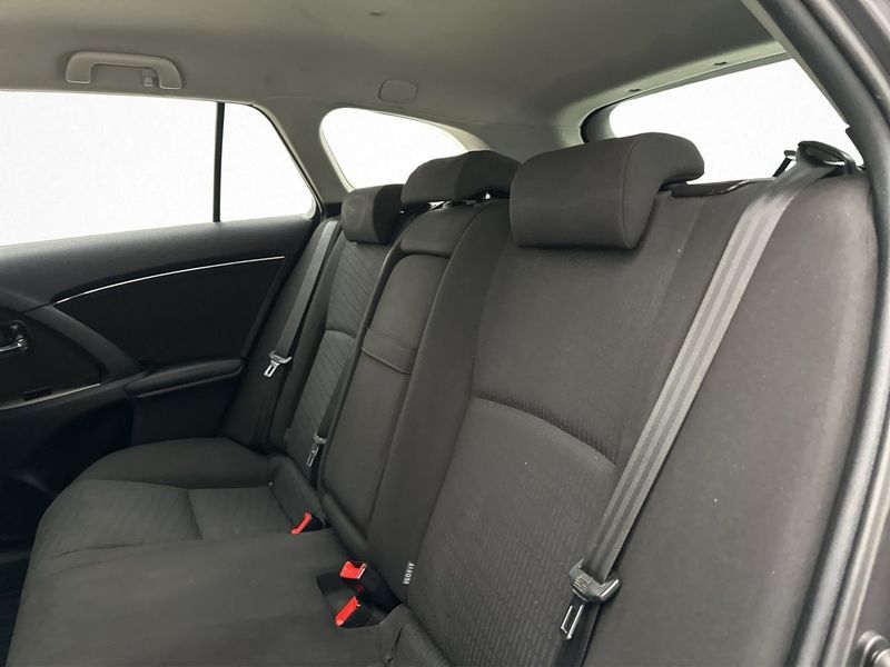 Toyota Avensis bild 22