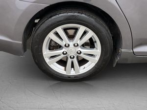Toyota Avensis bild 24