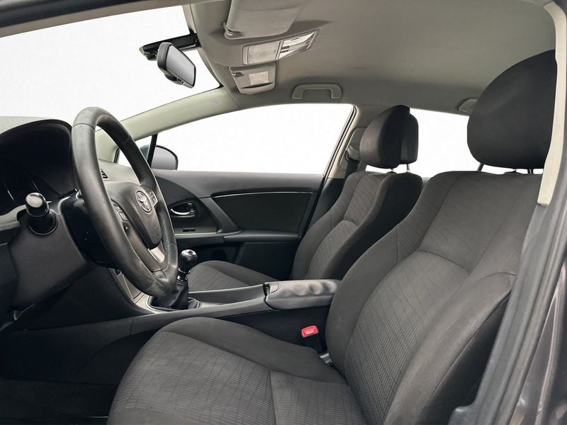 Toyota Avensis bild 11