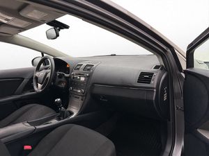 Toyota Avensis bild 21