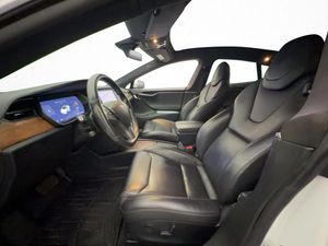 Tesla Model S bild 13