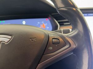 Tesla Model S bild 17