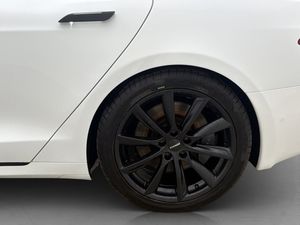 Tesla Model S bild 32