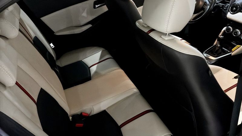 Mazda 2 bild 5
