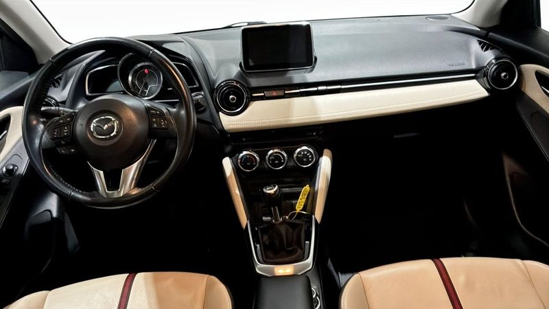 Mazda 2 bild 4