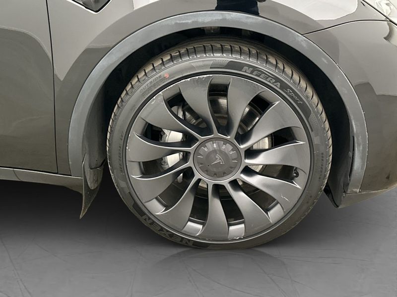 Tesla Model Y bild 34