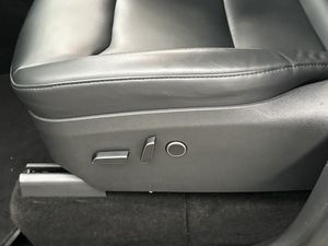 Tesla Model Y bild 13