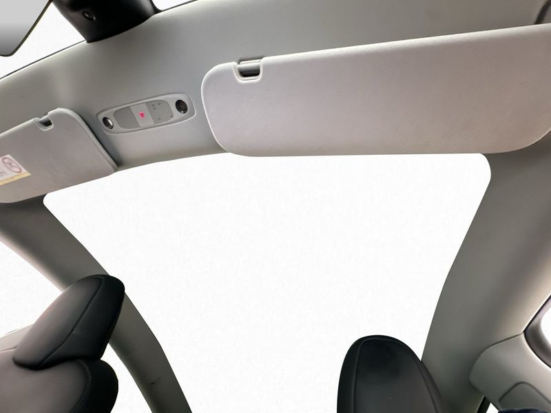 Tesla Model Y bild 15