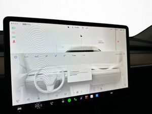 Tesla Model Y bild 23