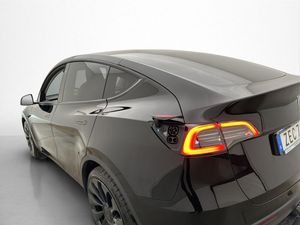 Tesla Model Y bild 36