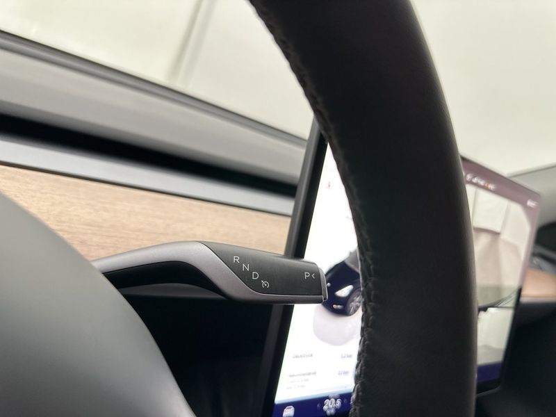Tesla Model Y bild 17