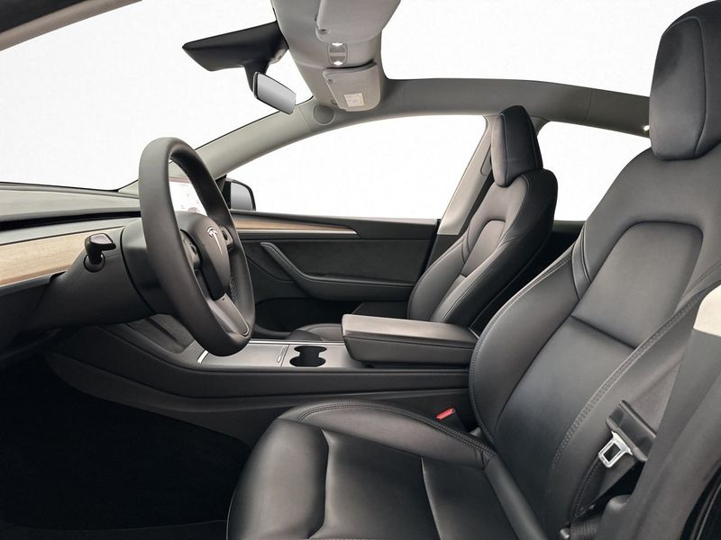 Tesla Model Y bild 14