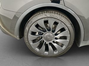 Tesla Model Y bild 33