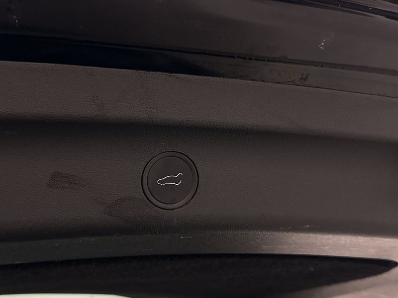 Tesla Model Y bild 28