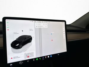 Tesla Model Y bild 26