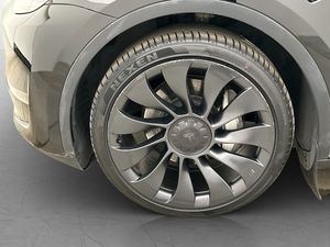 Tesla Model Y bild 31