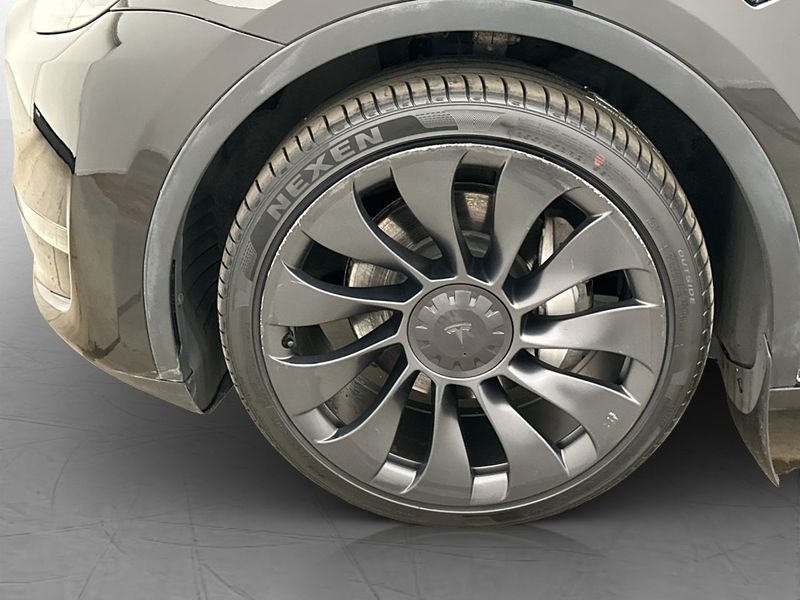 Tesla Model Y bild 31
