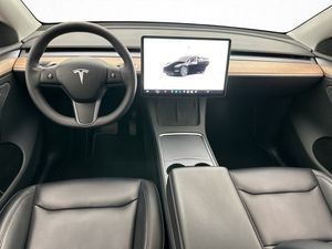 Tesla Model Y bild 16