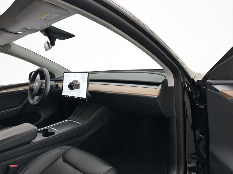 Tesla Model Y bild 30