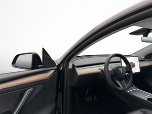 Tesla Model Y bild 12